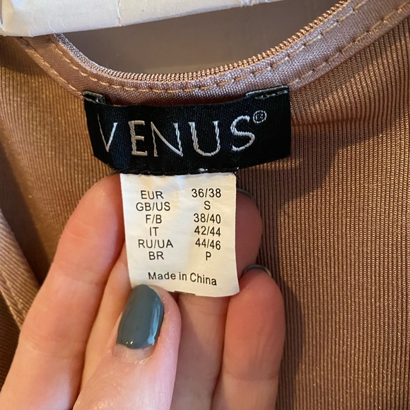 Dress - Picture 3 of 3